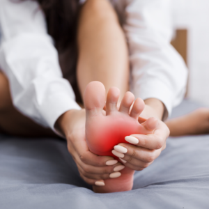 Pés cansados e doloridos: 5 cuidados diários que fazem toda a diferença